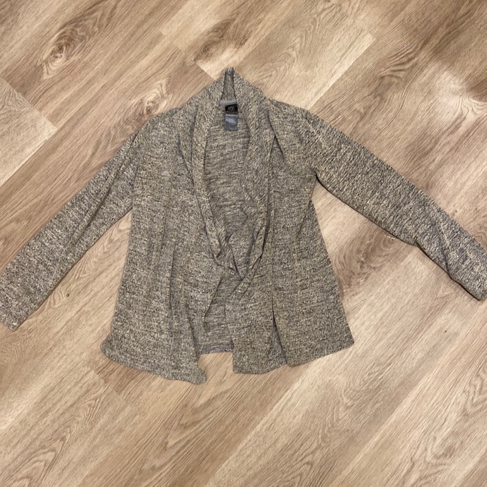 Champion Girls Size 10/12 Gray Long-sleeved Shirt/Cardigan